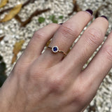 ANILLO ROUND ZAFIRO Y DIAMANTES