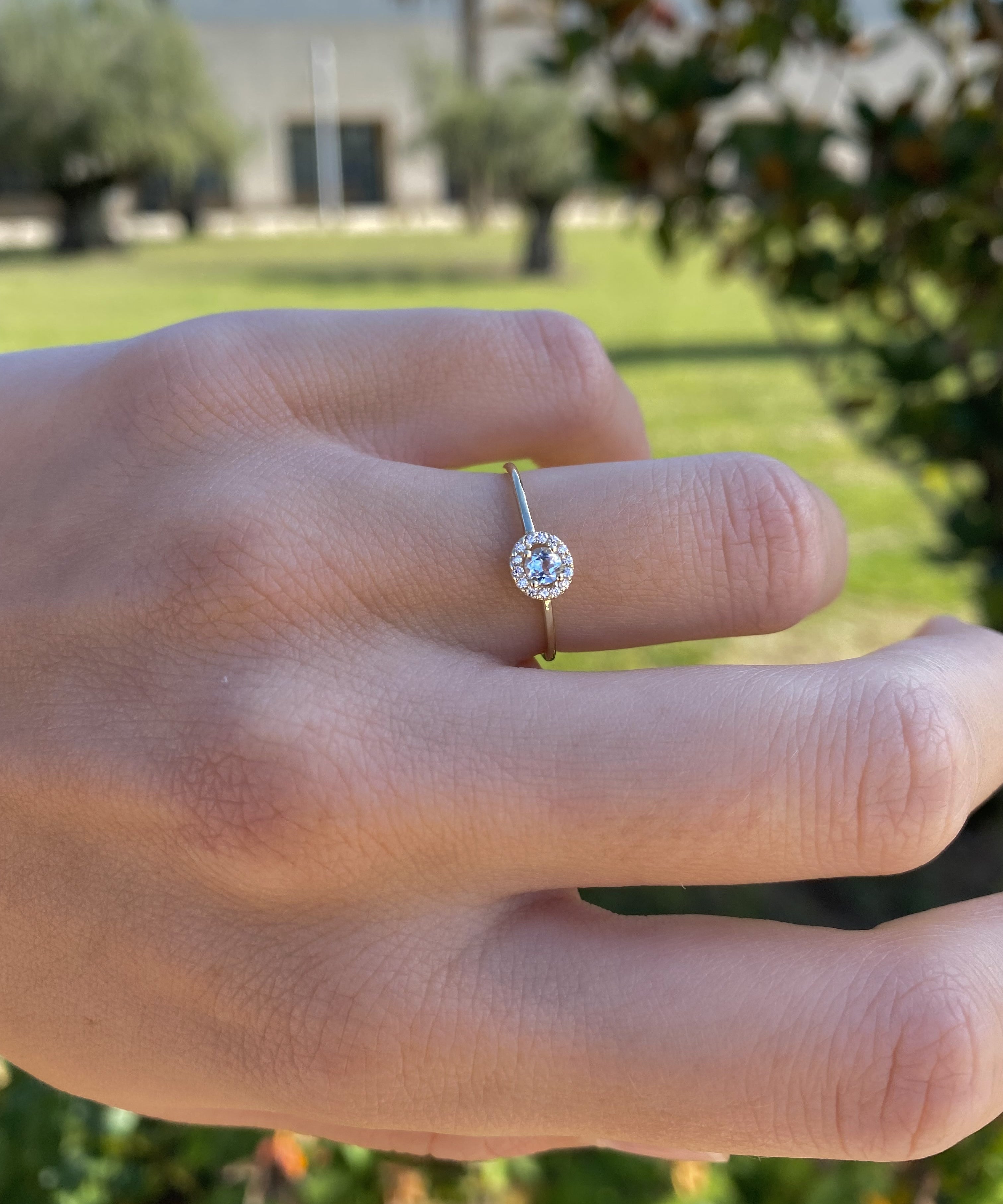 ANILLO ROUND SKY Y PIEDRA BLANCA
