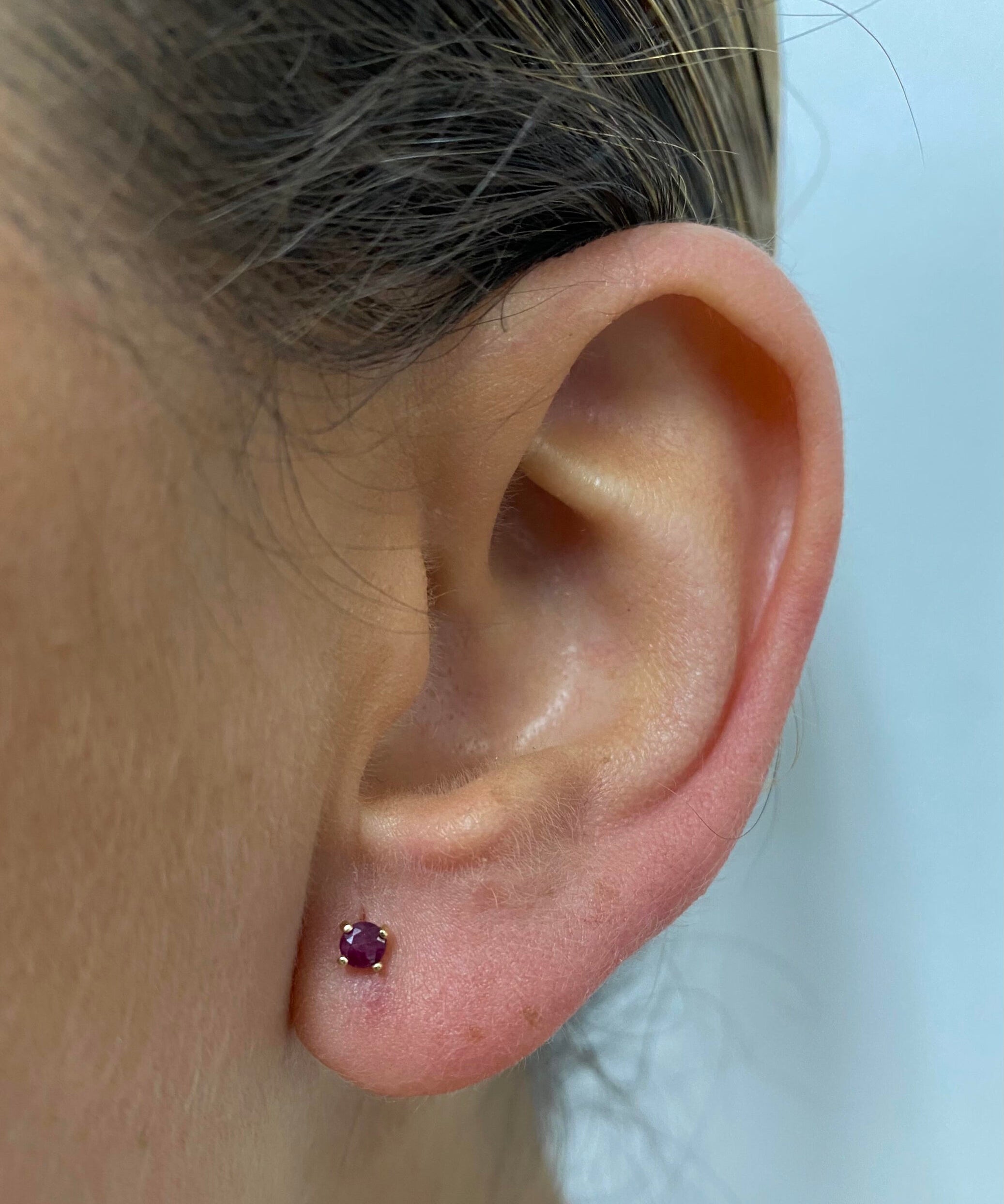 PENDIENTE GARRA RUBÍ