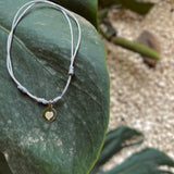 PULSERA GRIS CHAPITA INICIAL
