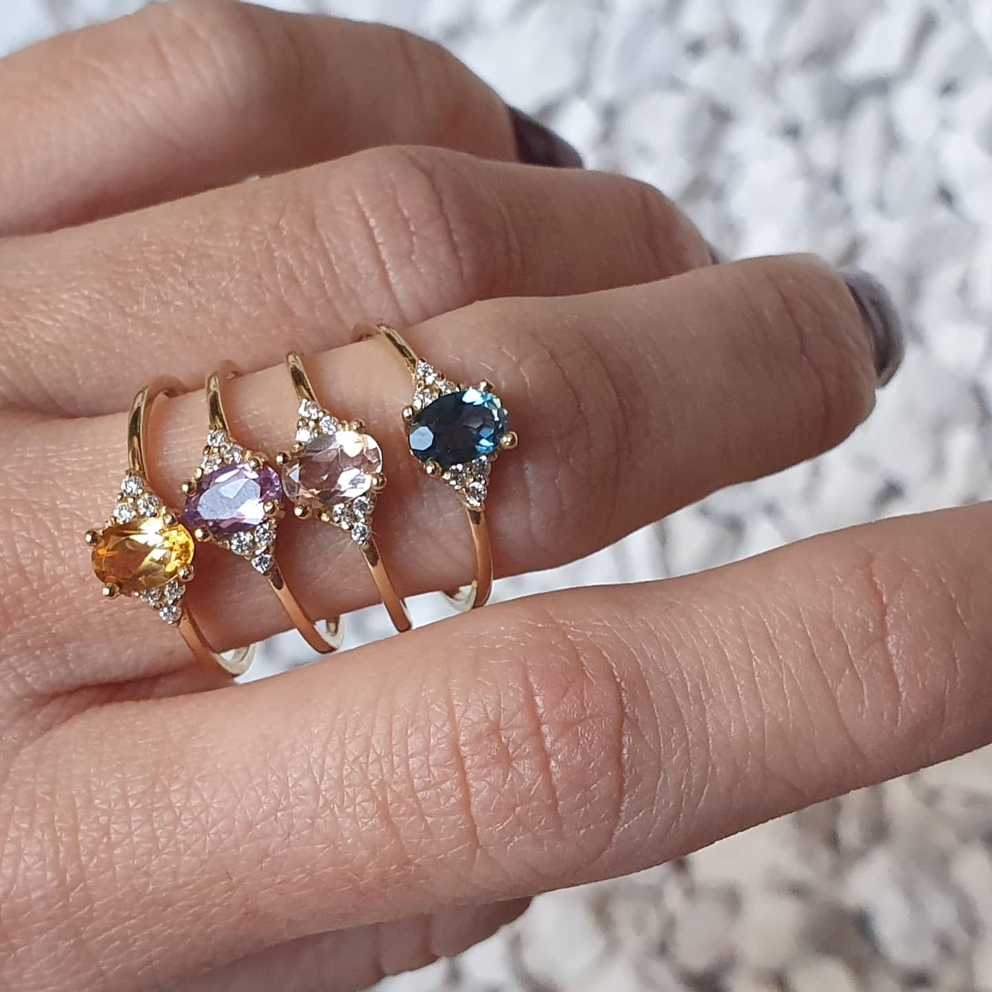 OVALER DREI-SMARAGD- UND DIAMANTRING