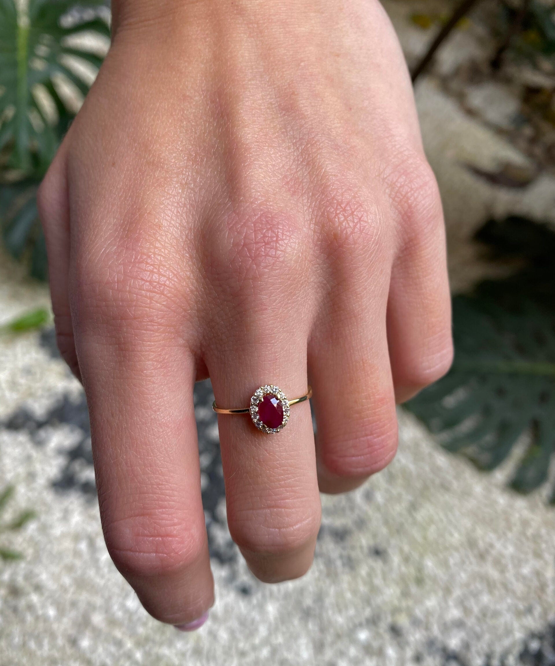 ANILLO ROSETÓN RUBÍ Y DIAMANTES